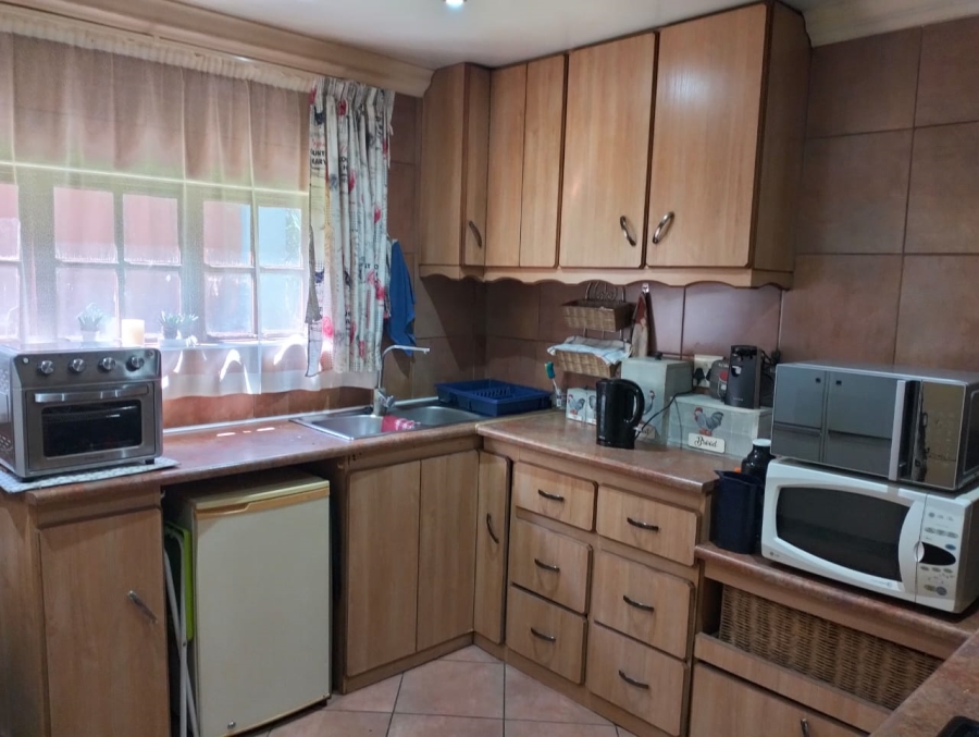 5 Bedroom Property for Sale in Songloed North West